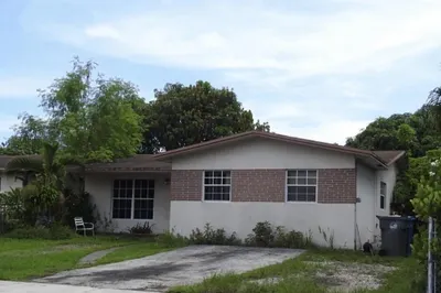 5620 SW 37th Street 1