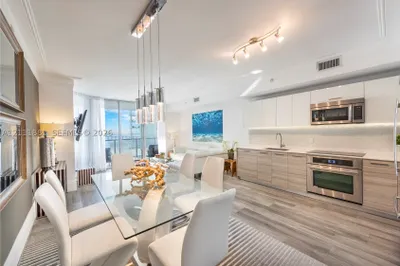 1300 Brickell Bay Dr #1909 1