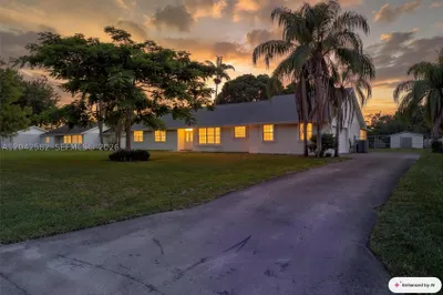 1728 NW 20th St 1