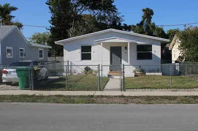 47 SE 12th Street 1