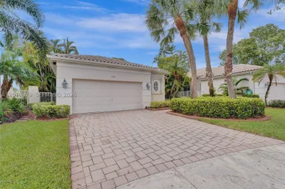 2525 Bay Pointe Ct 1