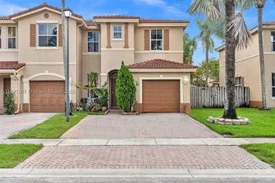 210 Riverwalk Cir #210 1