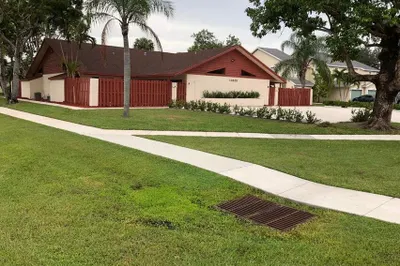 FRONT OF UNITS