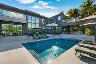 131 Cape Florida Dr 1