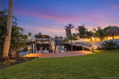 1489 SW Seahawk Way 1