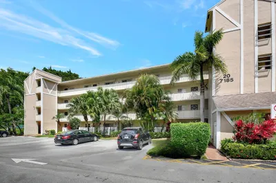 7185 Huntington Lane #301 1