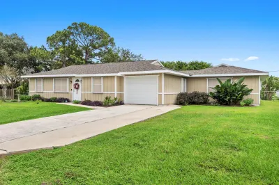 2417 SW Roney Road 1