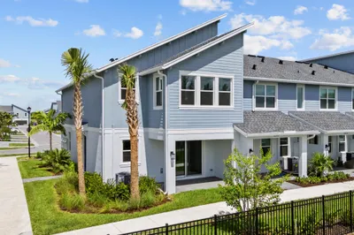 4520 Longwood Lake Square 1