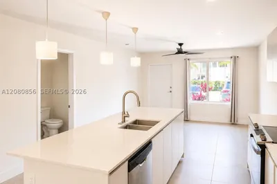 2555 NE 193 ST #2112 1