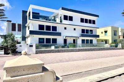2201 N Surf Rd #1 1