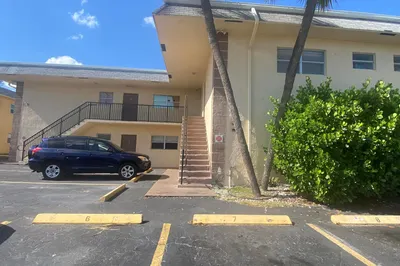 1041 NW 45th Street #6 1
