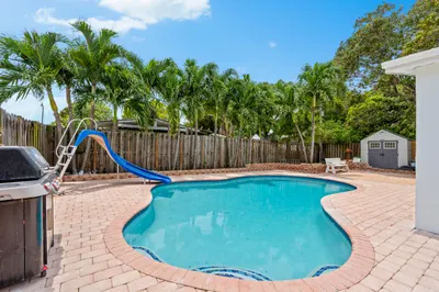 340 NE 26th Court 1