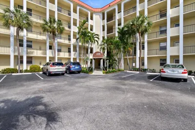 105 Paradise Harbour Boulevard #503 1