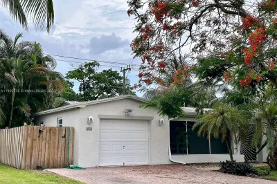 810 NW 8th Ave 1