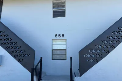 656 SW Avenue C 1 Place #9 1