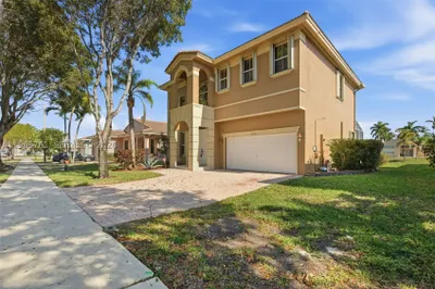 2257 SW 132nd Ave 1