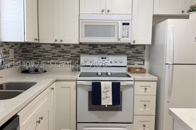 9540 Sunrise Lakes Blvd #208 1