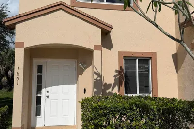 1601 Lakeview Drive W #1601 1