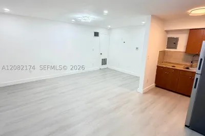 2015 SW 27th Ave #2 1
