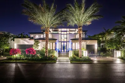 207 W Coconut Palm Road 1