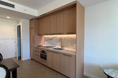 2700 NW 2nd ave #416 1