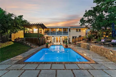 1430 SW Covered Bridge Drive 1