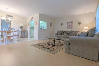 Bright & Spacious Corner Unit -1 Bedroom Updated 1