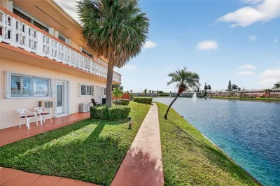 800 SW 10th Ter #11T 1