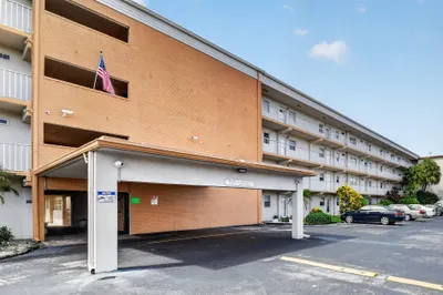 230 NE 26th Avenue #412 1