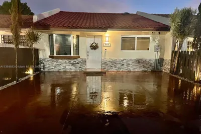 8884 NW 119th St 1