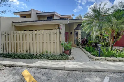 1400 NW 9th Avenue #D-28 1