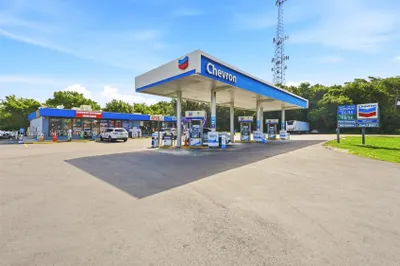 2590 Recker Hwy 1