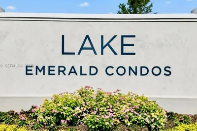 112 Lake Emerald Dr #109 1
