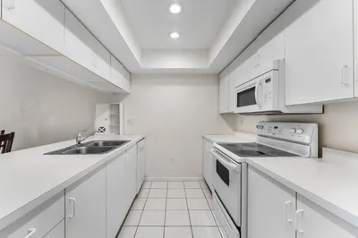 170 WATERSIDE Drive #170 1