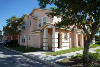 2105 Belmont Ln #2105 1
