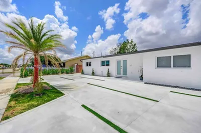 3530 SW 104th Ave #1 1