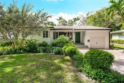 9312 NE 9th Pl 1