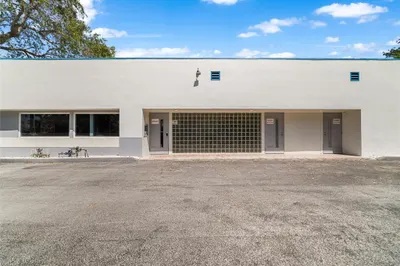 850 SE 7 Street 1