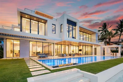 2412 Laguna Dr 1