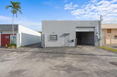 270 SW 33rd Street 1