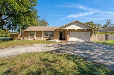 3801 E Woodscape Dr 1