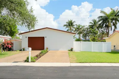 205 SE 4th St
