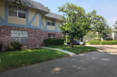 7505 Kimberly Blvd #122 1
