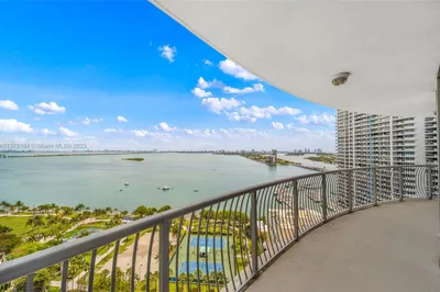 1750 N Bayshore Dr #2401 1