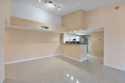 5011 Wiles Road #303 1