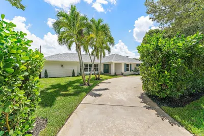 305 Country Club Drive 1