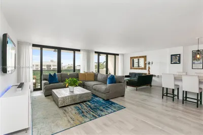 9300 S Bay Harbor Ter #5D 1