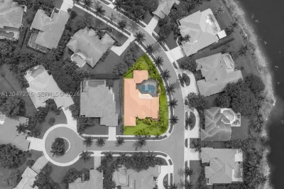 392 Coconut Cir 1