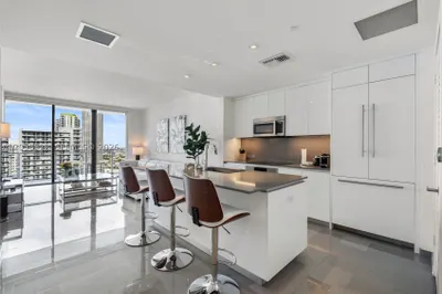 68 SE 6th St #2306 1