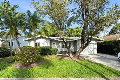 61 SW 34th Ave 1